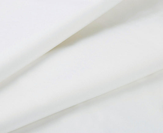 White fitted sheet corner with smooth 1000TC weave