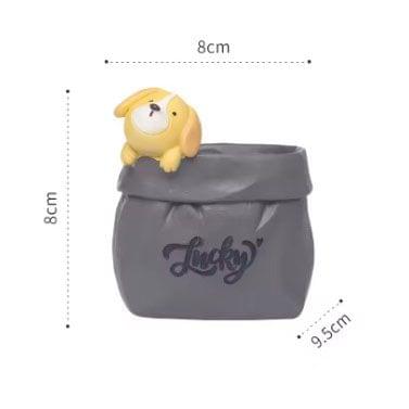 Grey dog pen holder resin, dimensions 8cm by 8cm, 9.5cm
