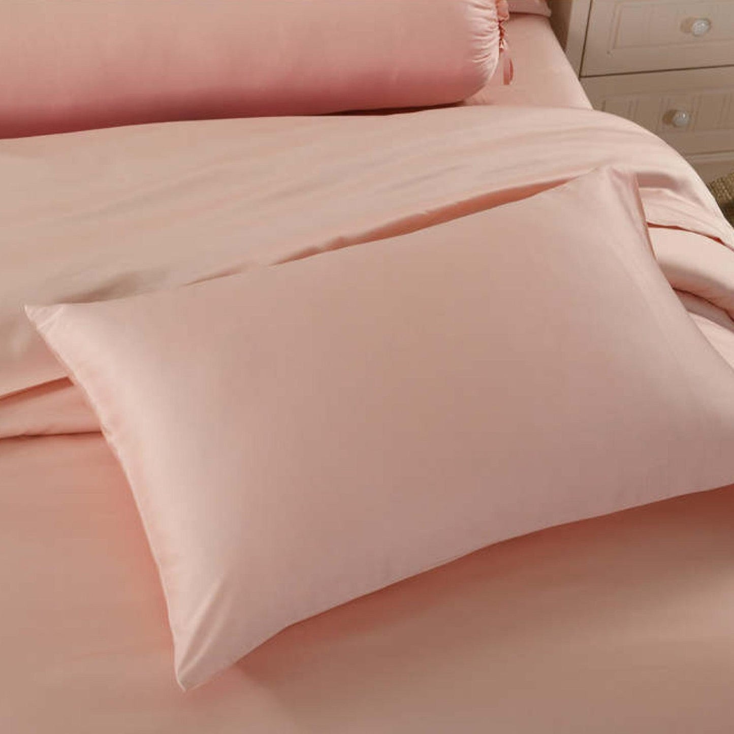 Coral pink bamboo quilt cover pillow sham corner detail with smooth sewn seams