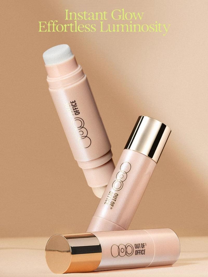 Pink sculpting sticks with white sponge tip applicator and gold caps