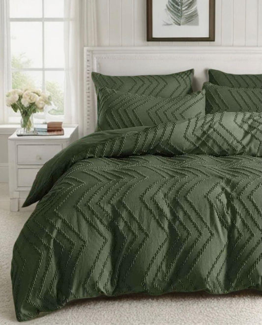 Dark green wave jacquard quilt cover set with chevron texture and matching pillowcases