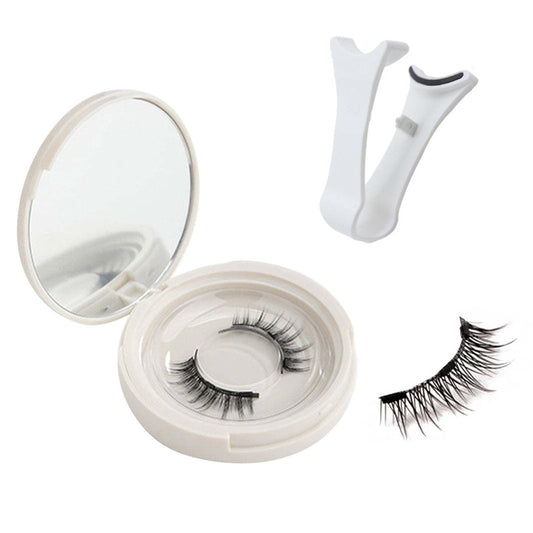 Magnetic eyelash kit with clear case, applicator, and natural-style lash pair
