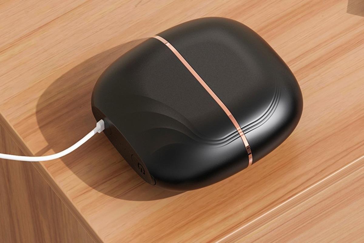 Rechargeable mini hair straightener comb, black with white charging cable