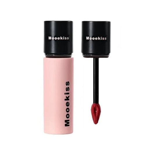 Lip mud applicator with light pink tube and dark cap