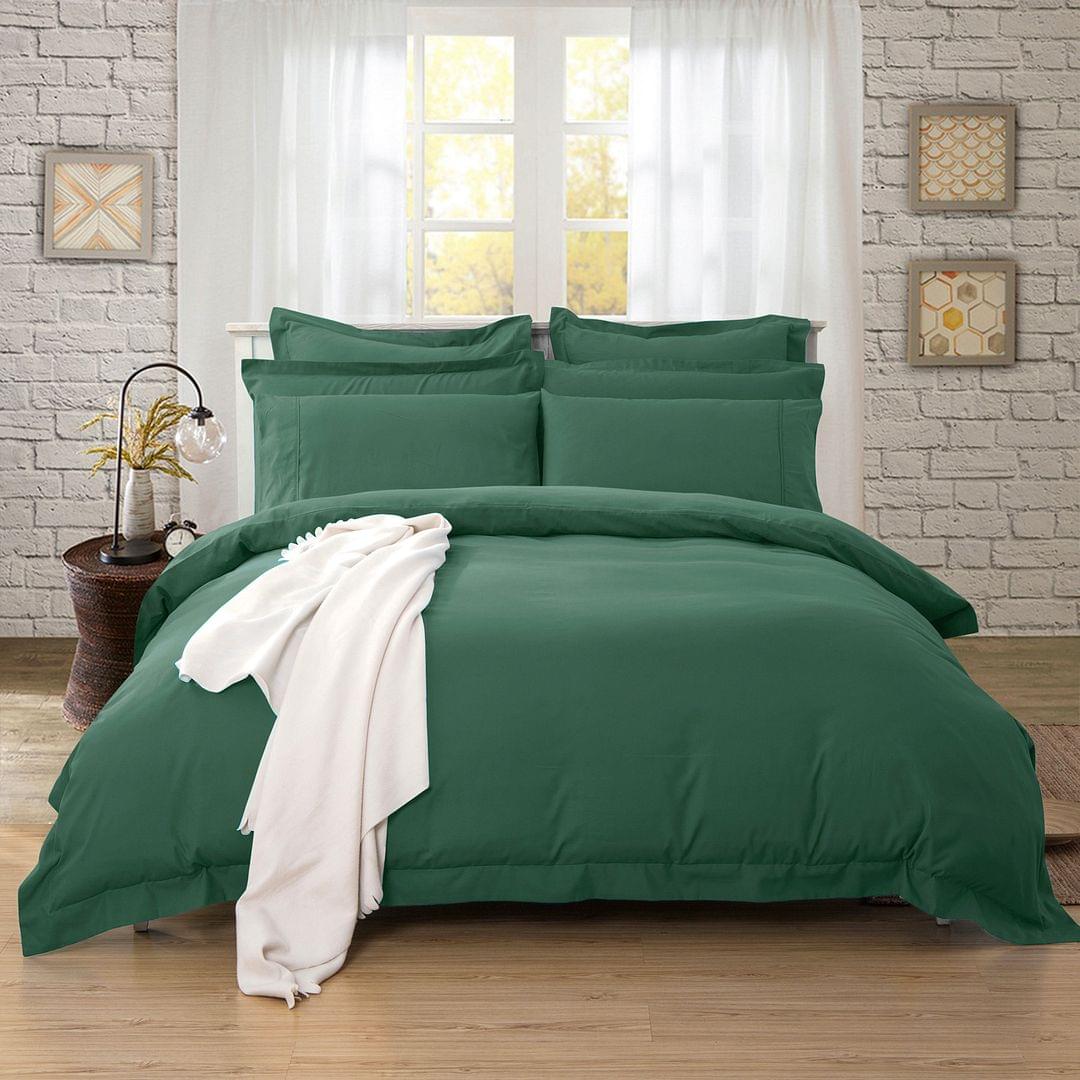 Dark green quilt and duvet cover set, tailored bedding with matching pillow shams