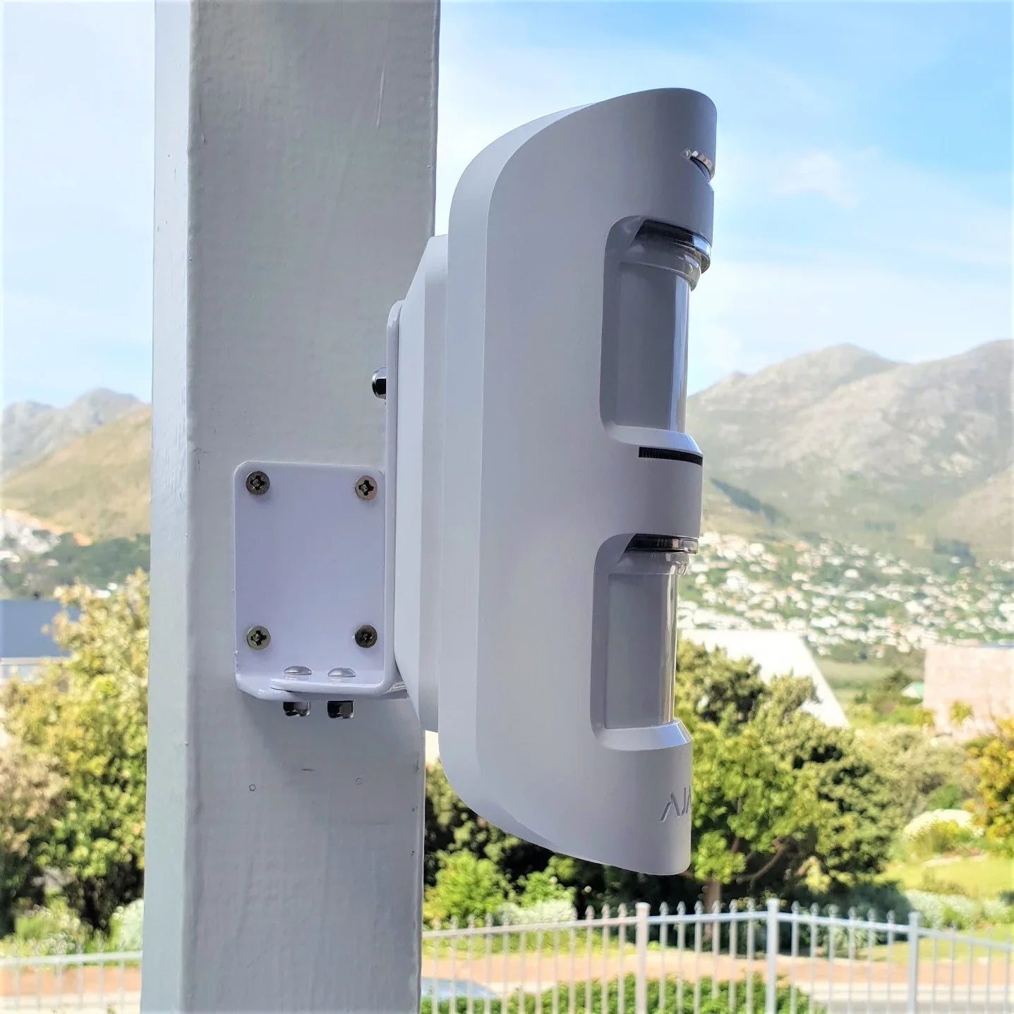 AMBRAC Universal Outdoor Bracket for Ajax MotionCam / MotionCam Outdoor / MotionProtect Outdoor – UOB-002