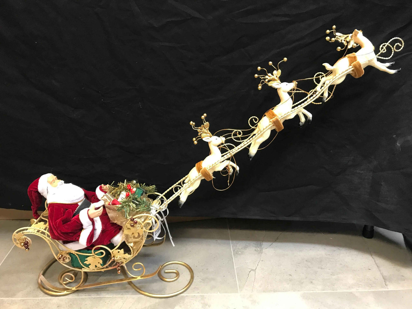 37" (95cm) Christmas Decoration Santa Claus with Reindeers on Sleigh – Large Indoor Holiday Display, Festive Christmas Decor