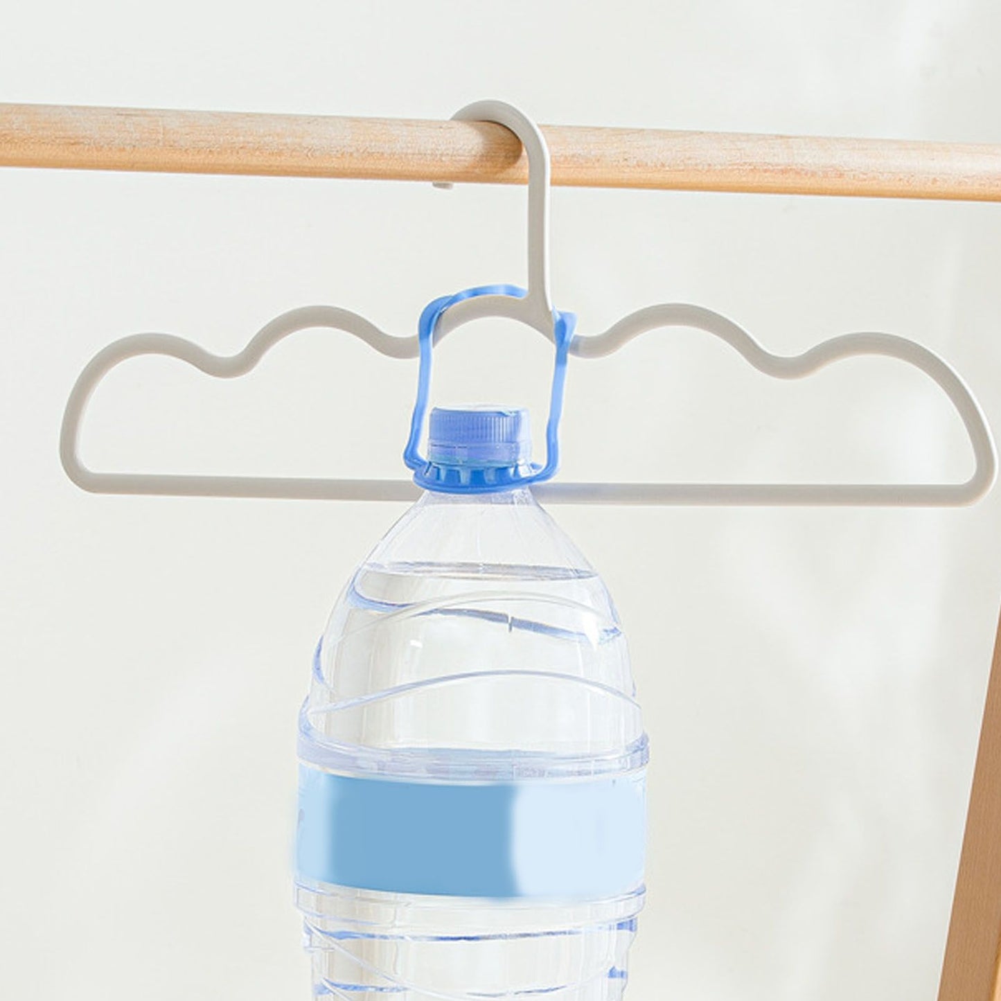 3Pcs Clothing Notched Hanger Non Slip No Marking Household Thickened Garment Coat Hanger for Bed Sheet White