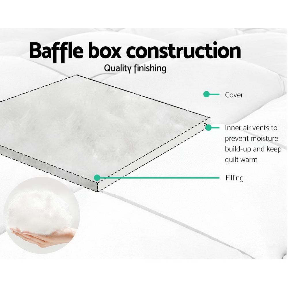 Quilt cover with baffle box construction, white, inner vents and filling