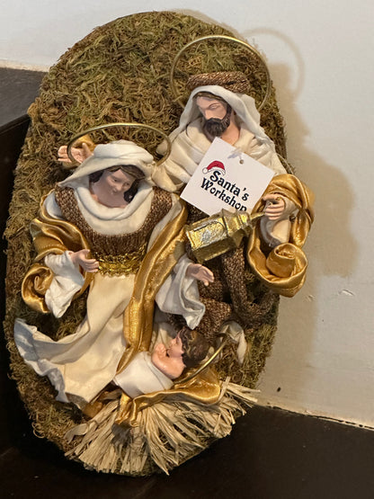 🎄 6.5" Holy Family Christmas Nativity Wreath Ornament on 10" Wall Decor – Religious Christian Hanging Decoration for Holiday Home Display ✨