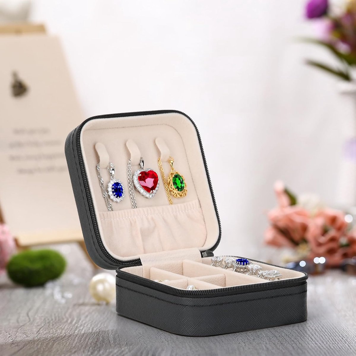 Jewelry box - Jewelry boxes - Jewel case - Organizer - Jewelry holder - Small jewelry box - Small jewelry box - Watch box - Storage box - Compact - Small - Travel case - Girls/Women - For Rings/Earrings/Necklace/Watches - Black