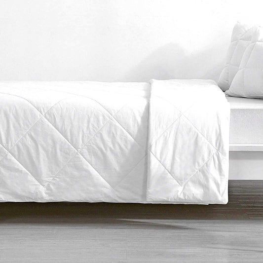 White lightweight cotton quilt with stitched baffle pattern and quilted surface