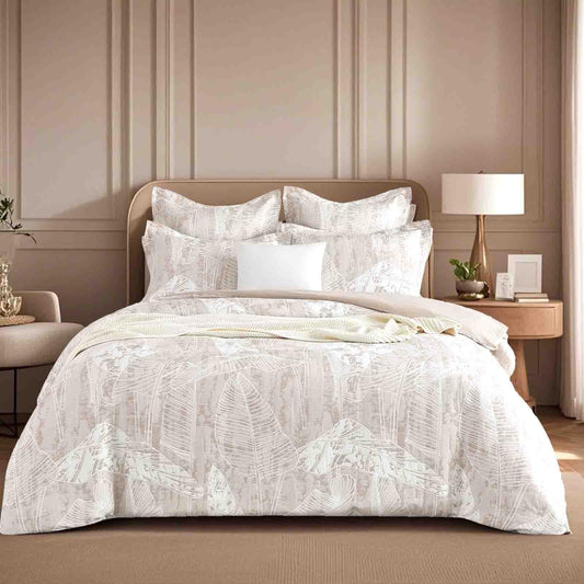 Double quilt cover set in off-white with wood jacquard pattern and matching pillow shams