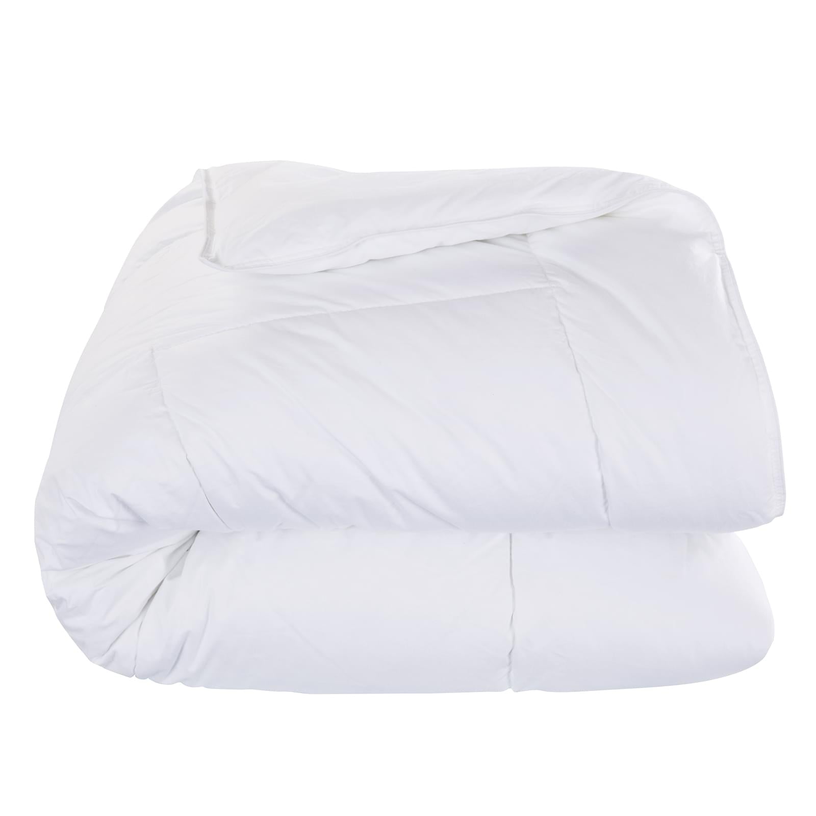 White quilted duvet with stitched baffle boxes