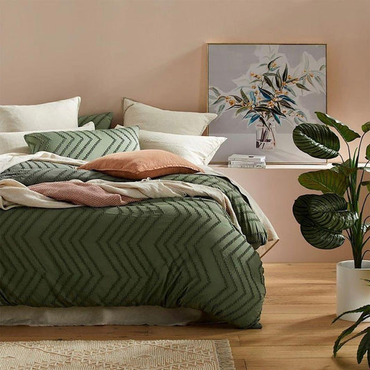 Dark green jacquard quilt cover set with wave pattern, super king size