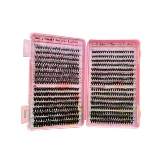 Individual cluster lash sets in two pink trays, full lash strip arrangement