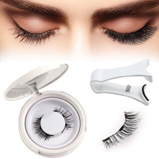 Magnetic eyelash set with clear case, applicator, and wispy lashes