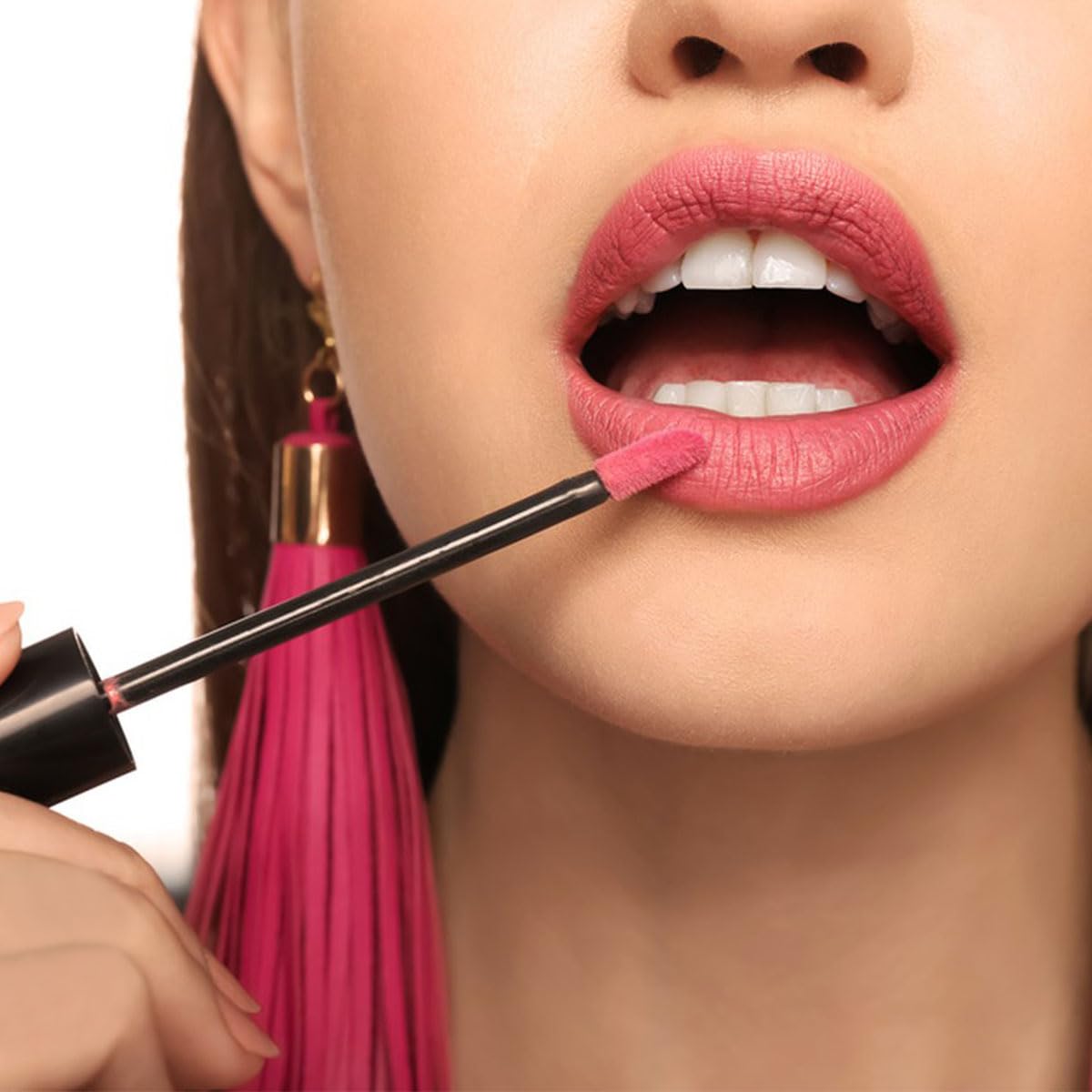 100 Pack Disposable Lip Brushes Lipstick Wands Gloss Applicator Brush Makeup Tool Make Up Applicators Perfect Beauty Cosmetic Kits Mascara Wand Set Lash Spoolies for Eyelash Extensions (Black)
