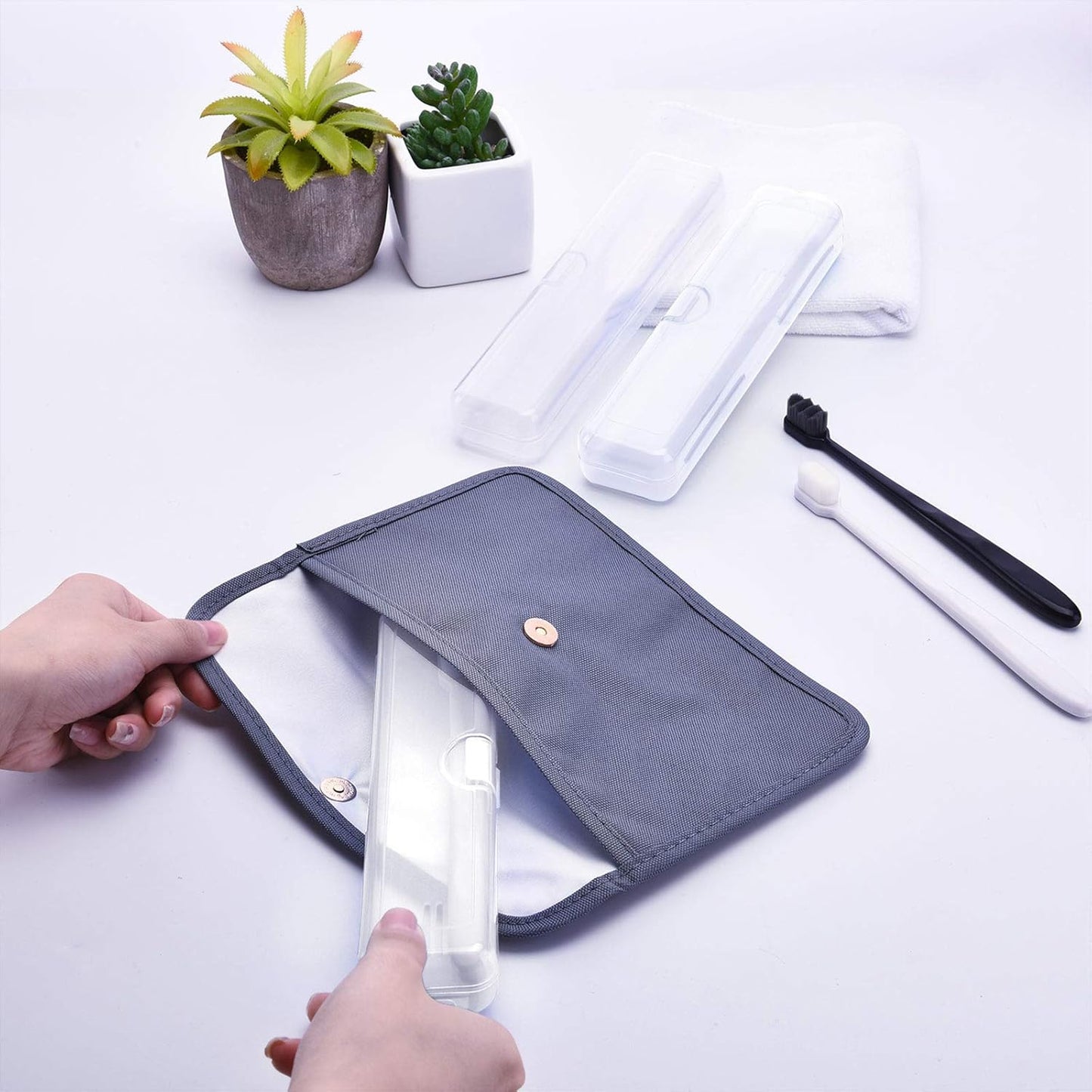5 Pieces Portable Travel Toothbrush Case, Travel Toothbrush Holder Hard Plastic Dust-Proof Toothbrush Container Toothpaste Box Holder for Travel Use (Clear)