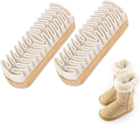 Set of 2 shoe cleaning brushes with white bristles and beech wood bases