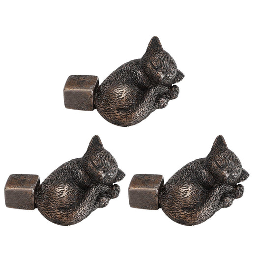 Resin dog-shaped flower pot feet with raised square bases, three-pack