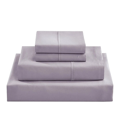 Grey fitted sheet and flat sheet stack with double-stitched seams