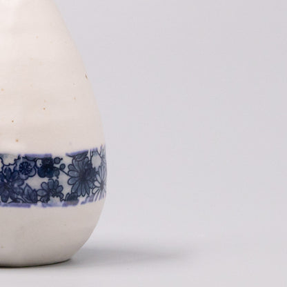 Vase Pinecone 10H White Yuzen