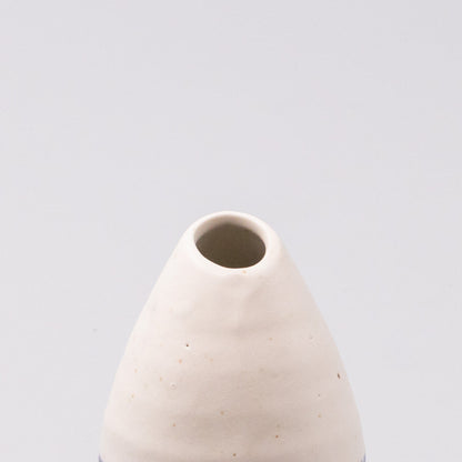 Vase Pinecone 10H White Yuzen