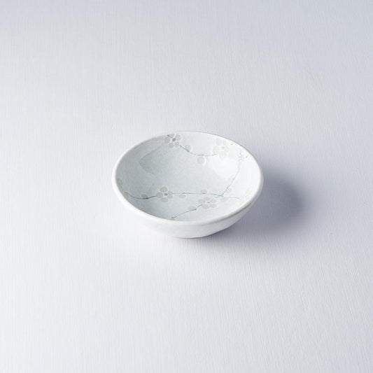 13 cm white ceramic bowl with blossom glaze and subtle crackle pattern