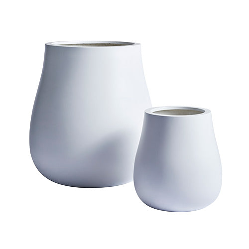 Two light grey planter pots with wide rim and rounded bodies, set of 2.