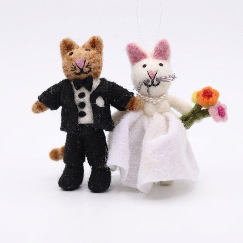 Handmade Wool Felt Wedding Cat Couple Ornament