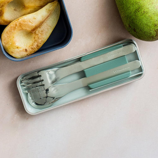 Trio knife set with green handles in clear slim case