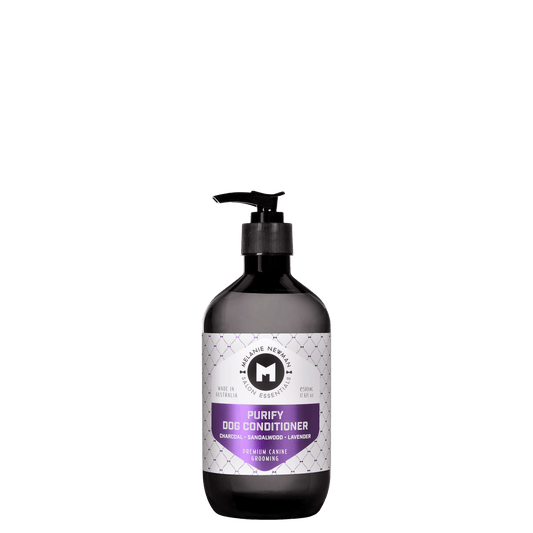Dog conditioner bottle with pump dispenser, black.