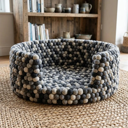 Monochrome Wool Felt Ball Dog Bed