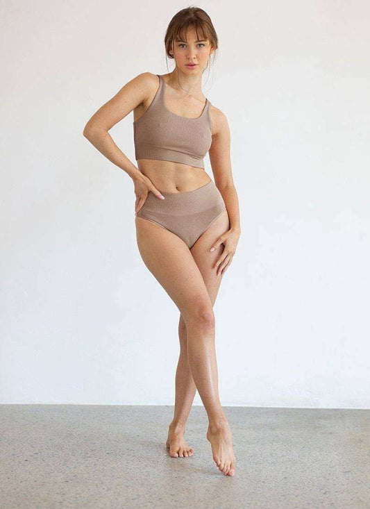Chestnut seamless brief underwear with high-cut leg openings