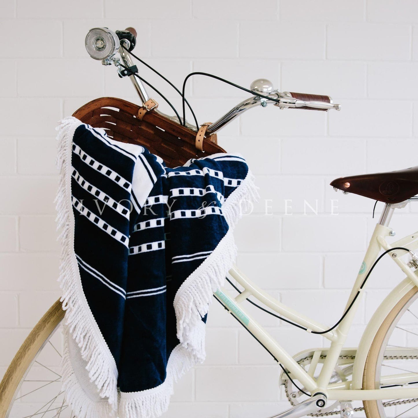 Round Beach Towel/Picnic Blanket - Oceans
