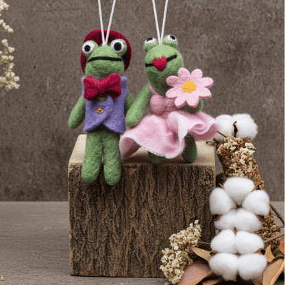 Handmade Wool Felt Frog Couple Ornament